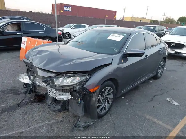 2HGFC2F71JH551439 2018 HONDA CIVIC - Image 2