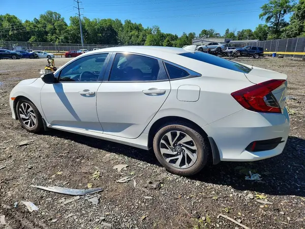 2HGFC2F71JH554339 2018 HONDA CIVIC - Image 2