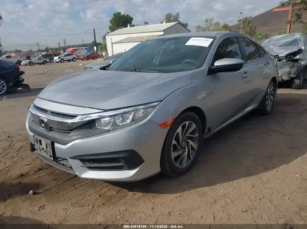 2HGFC2F71JH556401 2018 HONDA CIVIC - Image 2