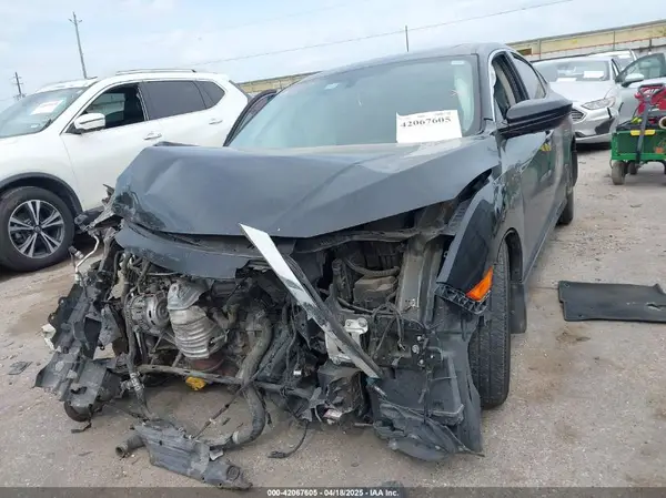 2HGFC2F71JH567527 2018 HONDA CIVIC - Image 2