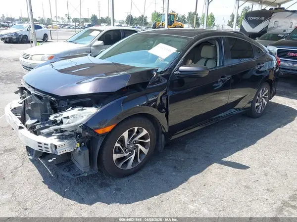 2HGFC2F71JH573246 2018 HONDA CIVIC - Image 2