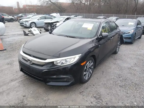 2HGFC2F71JH575160 2018 HONDA CIVIC - Image 2