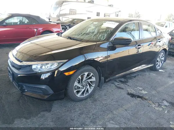 2HGFC2F71JH577488 2018 HONDA CIVIC - Image 2