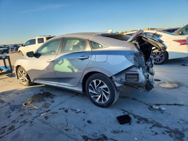 2HGFC2F71JH578320 2018 HONDA CIVIC - Image 2
