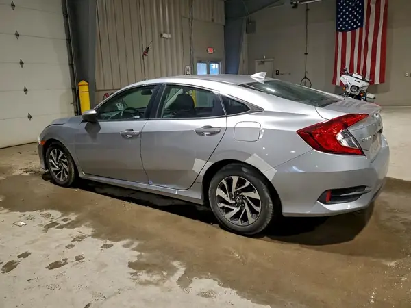 2HGFC2F71JH585185 2018 HONDA CIVIC - Image 2