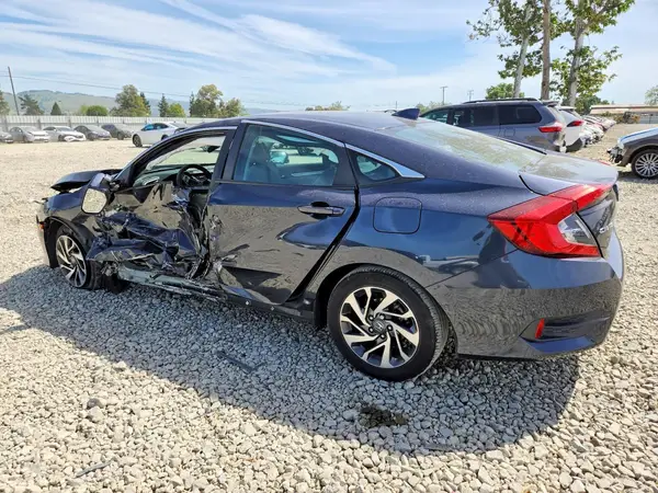 2HGFC2F71JH588863 2018 HONDA CIVIC - Image 2