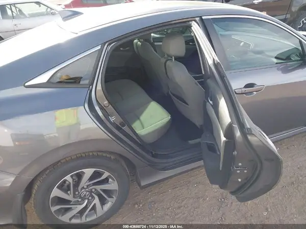 2HGFC2F71JH606083 2018 HONDA CIVIC - Image 8