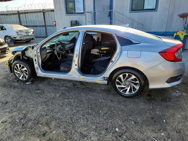 2HGFC2F71JH609730 2018 HONDA CIVIC - Image 2