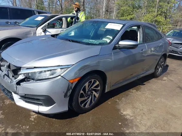 2HGFC2F72HH555901 2017 HONDA CIVIC - Image 2