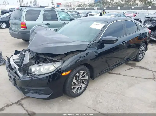 2HGFC2F72JH513282 2018 HONDA CIVIC - Image 2