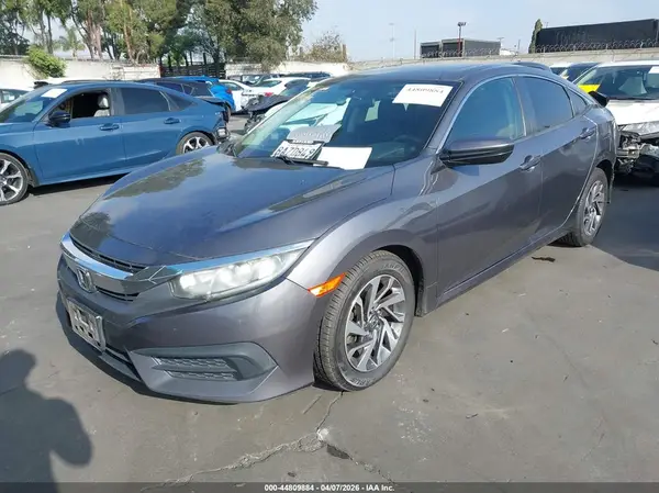 2HGFC2F72JH517199 2018 HONDA CIVIC - Image 2