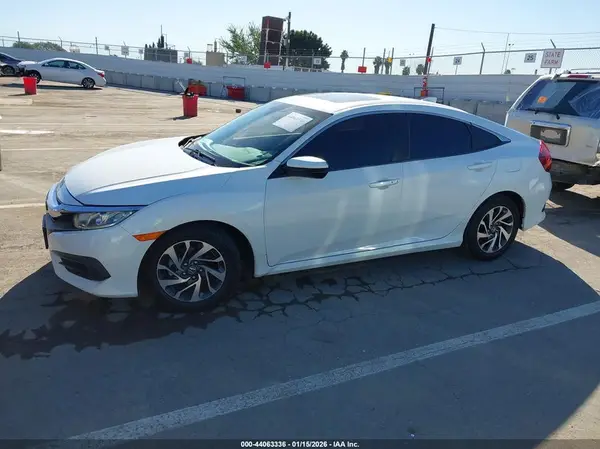 2HGFC2F72JH518997 2018 HONDA CIVIC - Image 2