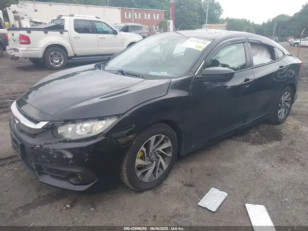 2HGFC2F72JH526548 2018 HONDA CIVIC - Image 2