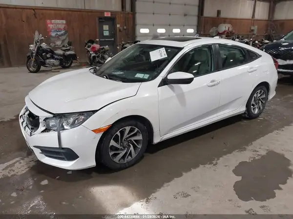 2HGFC2F72JH552423 2018 HONDA CIVIC - Image 2