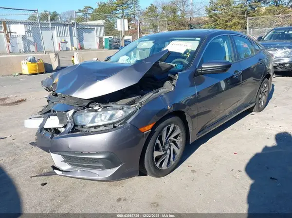 2HGFC2F72JH560067 2018 HONDA CIVIC - Image 2