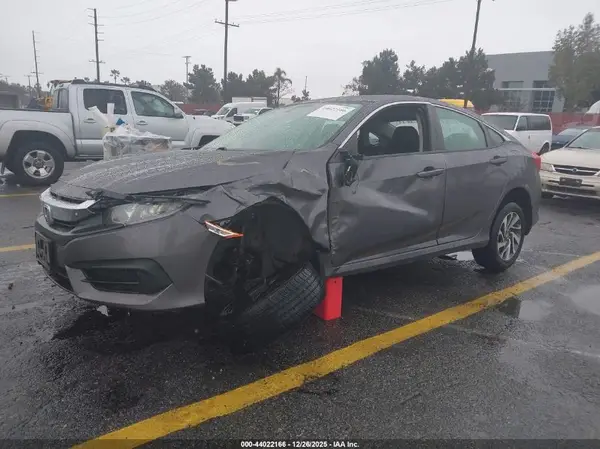 2HGFC2F72JH564703 2018 HONDA CIVIC - Image 2