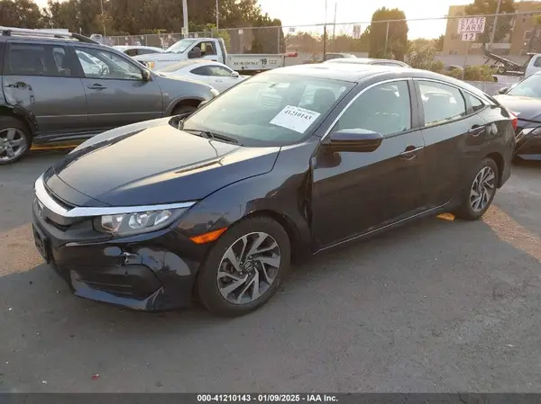 2HGFC2F72JH579878 2018 HONDA CIVIC - Image 2