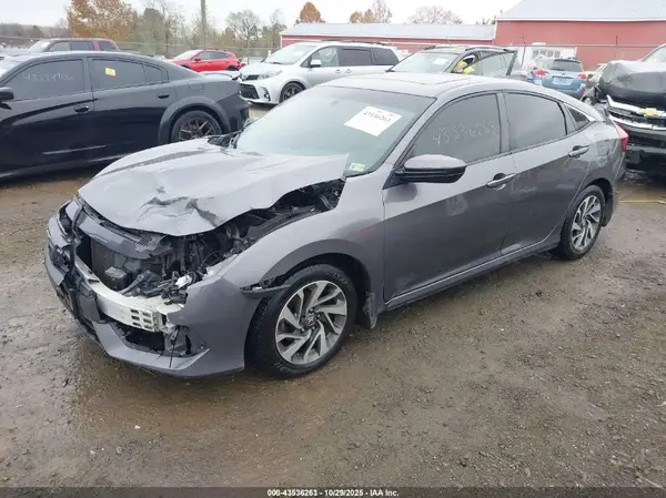 2HGFC2F72JH583509 2018 HONDA CIVIC - Image 2
