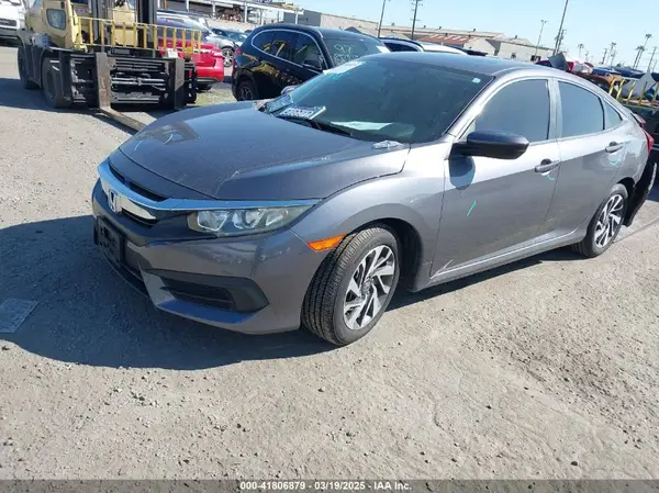 2HGFC2F72JH608876 2018 HONDA CIVIC - Image 2