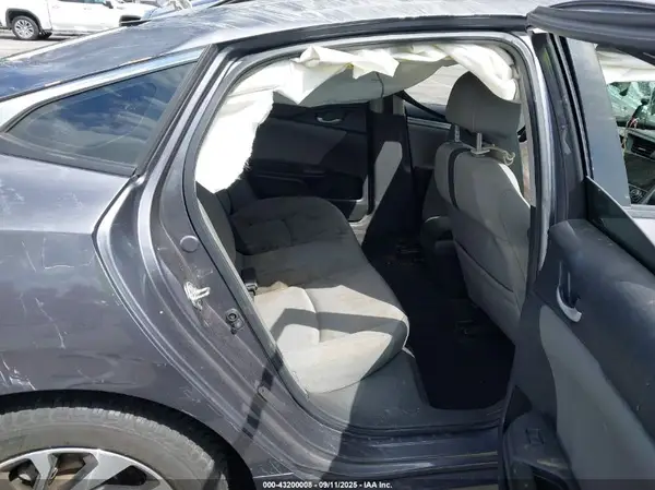 2HGFC2F73HH512572 2017 HONDA CIVIC - Image 8
