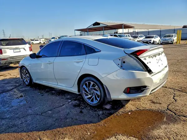 2HGFC2F73JH518975 2018 HONDA CIVIC - Image 2