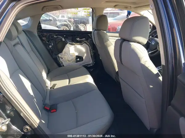 2HGFC2F73JH556254 2018 HONDA CIVIC - Image 8