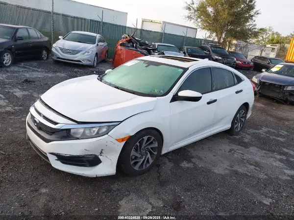 2HGFC2F73JH556593 2018 HONDA CIVIC - Image 2