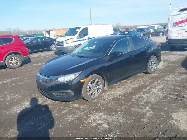 2HGFC2F73JH563043 2018 HONDA CIVIC - Image 2