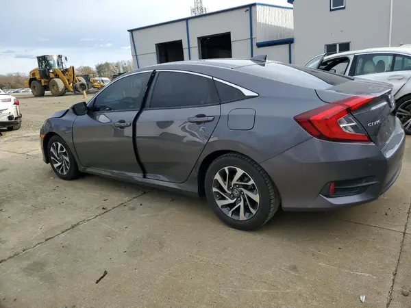 2HGFC2F73JH566833 2018 HONDA CIVIC - Image 2