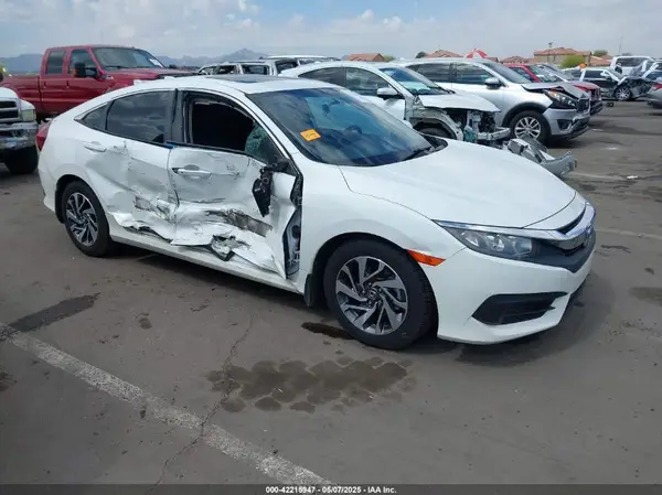 2HGFC2F73JH568243 2018 HONDA CIVIC - Image 1