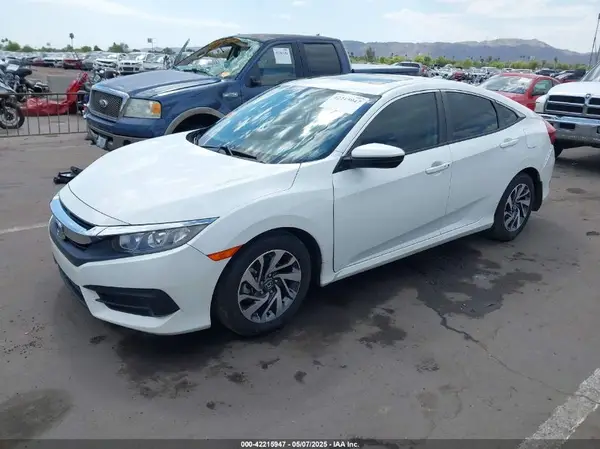 2HGFC2F73JH568243 2018 HONDA CIVIC - Image 2