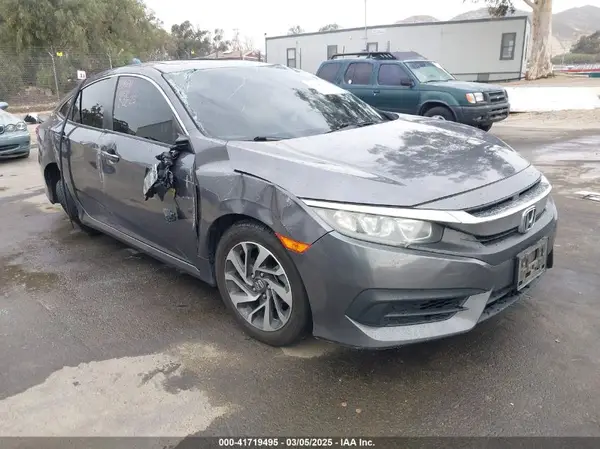 2HGFC2F73JH572129 2018 HONDA CIVIC - Image 1