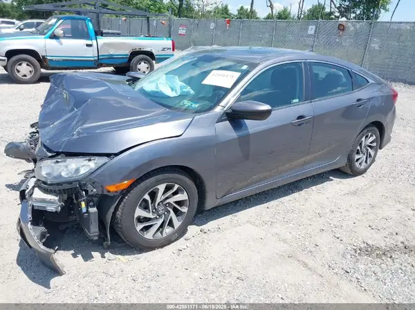 2HGFC2F73JH576312 2018 HONDA CIVIC - Image 2