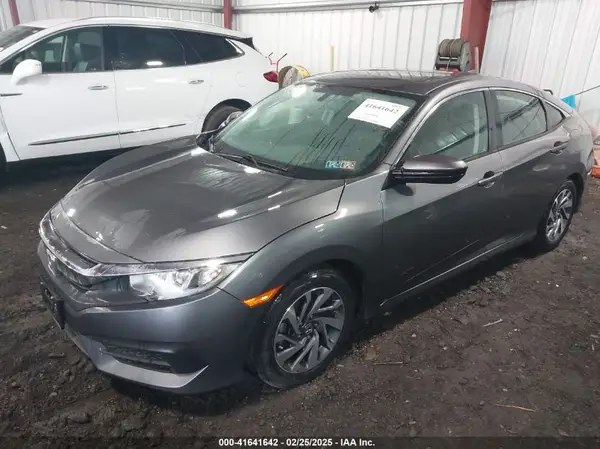 2HGFC2F73JH597127 2018 HONDA CIVIC - Image 2