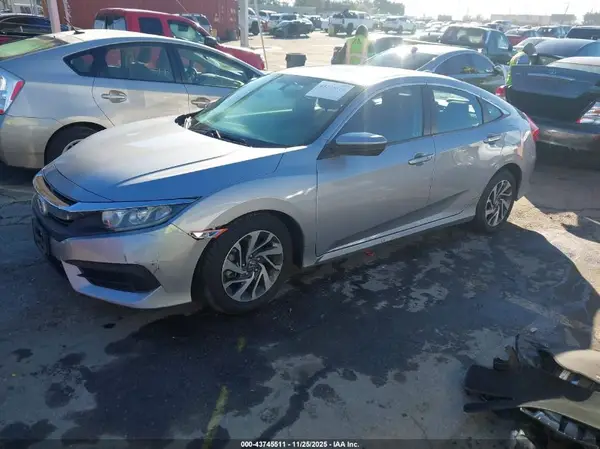 2HGFC2F74JH502610 2018 HONDA CIVIC - Image 2