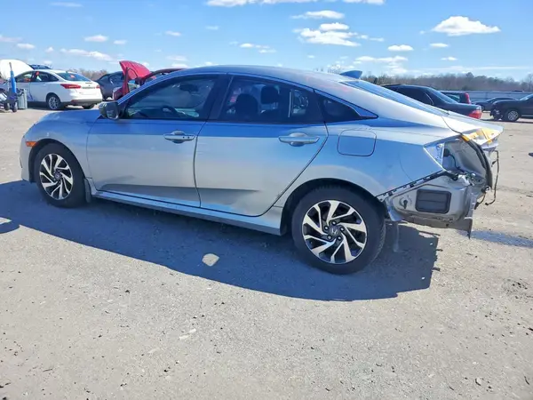 2HGFC2F74JH503725 2018 HONDA CIVIC - Image 2