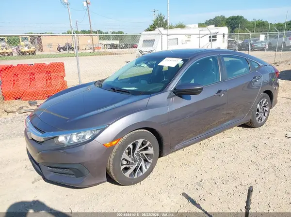 2HGFC2F74JH503983 2018 HONDA CIVIC - Image 2