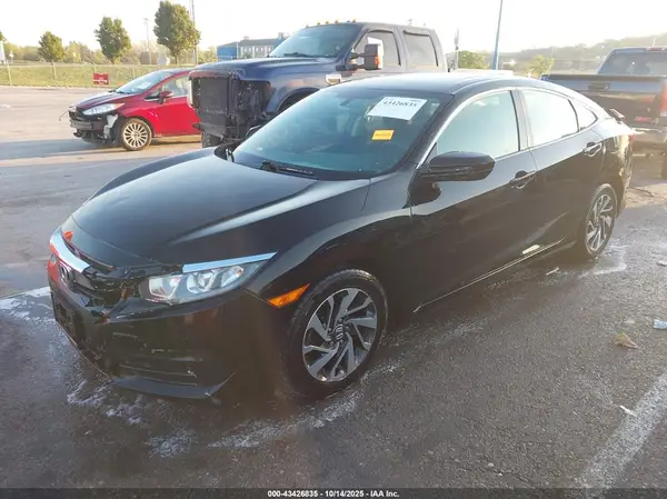 2HGFC2F74JH506513 2018 HONDA CIVIC - Image 2