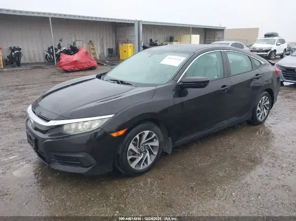 2HGFC2F74JH511128 2018 HONDA CIVIC - Image 2