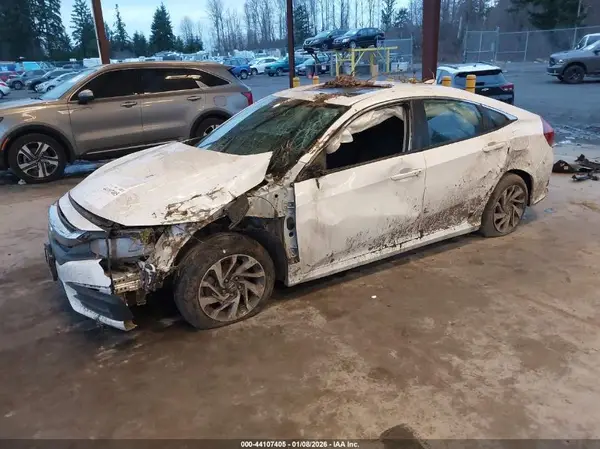 2HGFC2F74JH513848 2018 HONDA CIVIC - Image 2