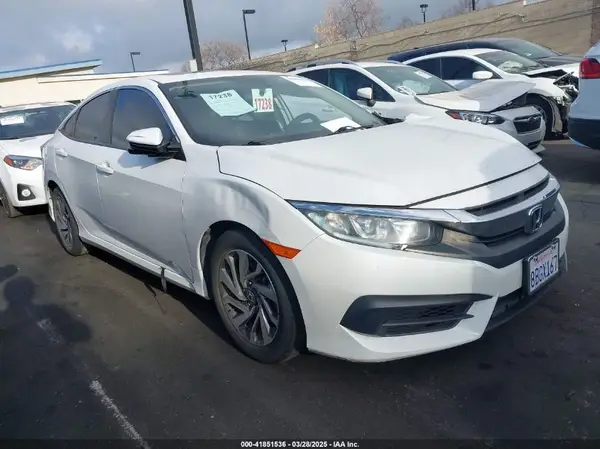 2HGFC2F74JH519004 2018 HONDA CIVIC - Image 1