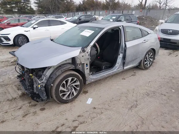 2HGFC2F74JH519262 2018 HONDA CIVIC - Image 2