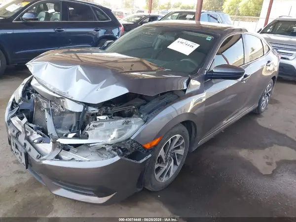 2HGFC2F74JH519665 2018 HONDA CIVIC - Image 2