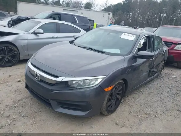 2HGFC2F74JH520329 2018 HONDA CIVIC - Image 2