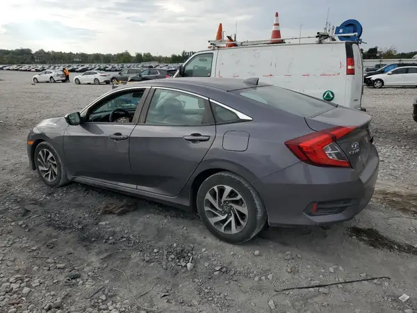 2HGFC2F74JH520704 2018 HONDA CIVIC - Image 2