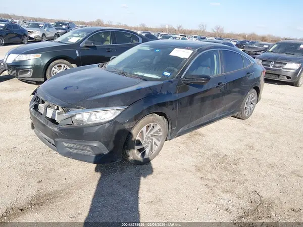 2HGFC2F74JH520850 2018 HONDA CIVIC - Image 2