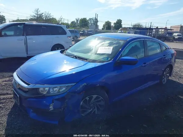 2HGFC2F74JH523151 2018 HONDA CIVIC - Image 2