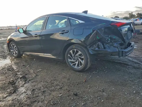 2HGFC2F74JH527829 2018 HONDA CIVIC - Image 2