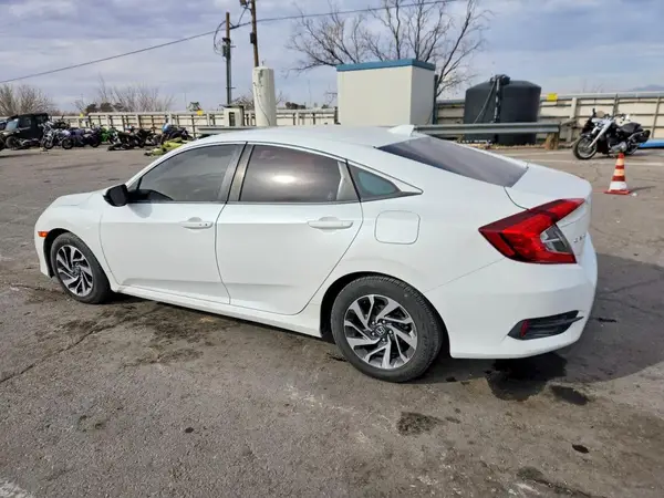 2HGFC2F74JH529581 2018 HONDA CIVIC - Image 2