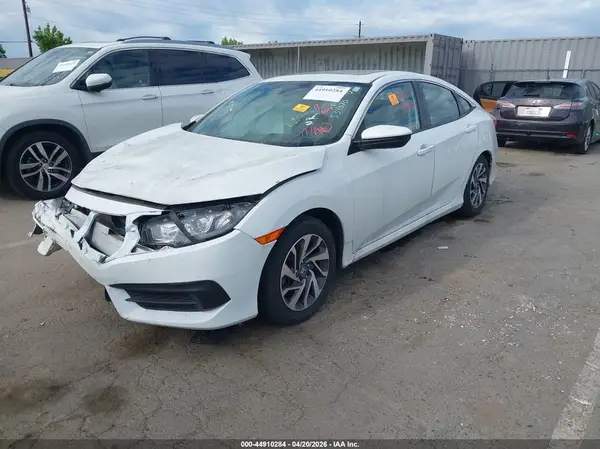 2HGFC2F74JH534070 2018 HONDA CIVIC - Image 2